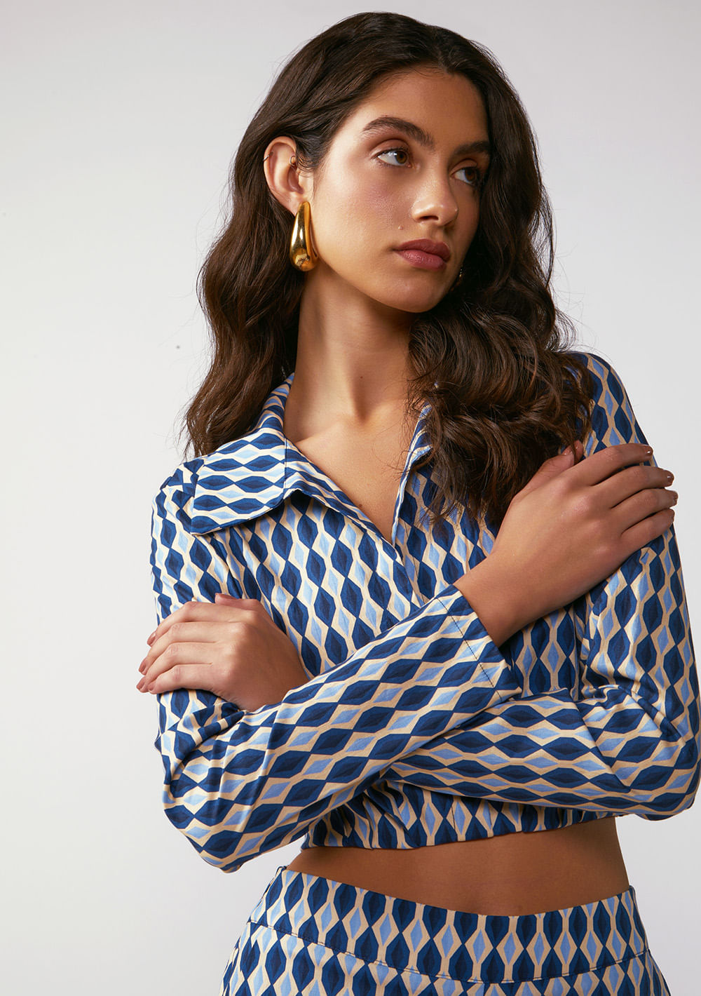 Camisa Zinco Ajustada Decote V Manga Longa Cropped Azul
