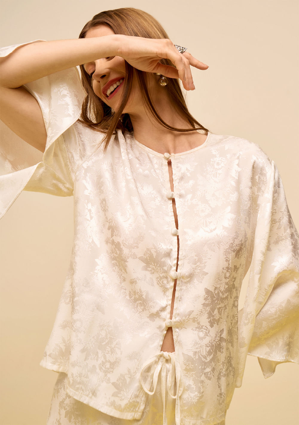Blusa Zinco Solta Decote Careca Manga 3 Quartos Padrão Off White