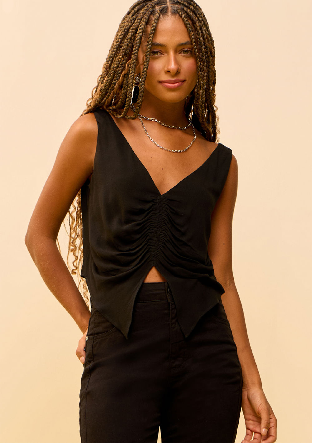 Regata Zinco Solta Decote V Cropped Preto