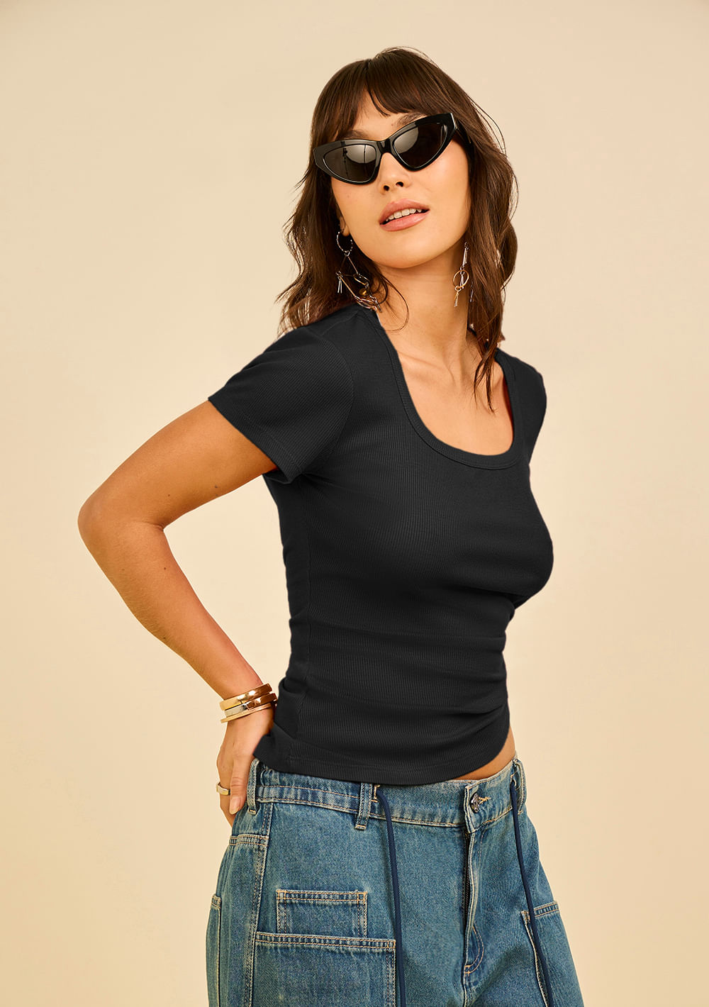 Blusa Zinco Ajustada Decote Careca Manga Curta Padrão Preto